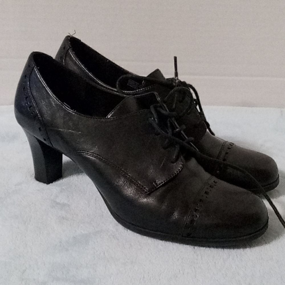 Etienne Aigner Heels  